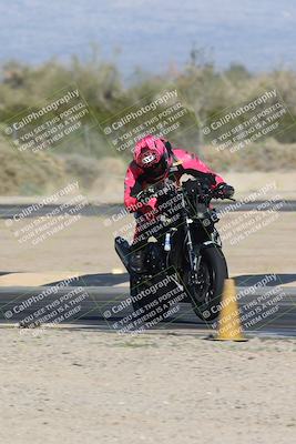 media/Jan-15-2026-Racers Edge (Thu) [[dfebeb70ab]]/2-A Group/Session 5 Turn 2/